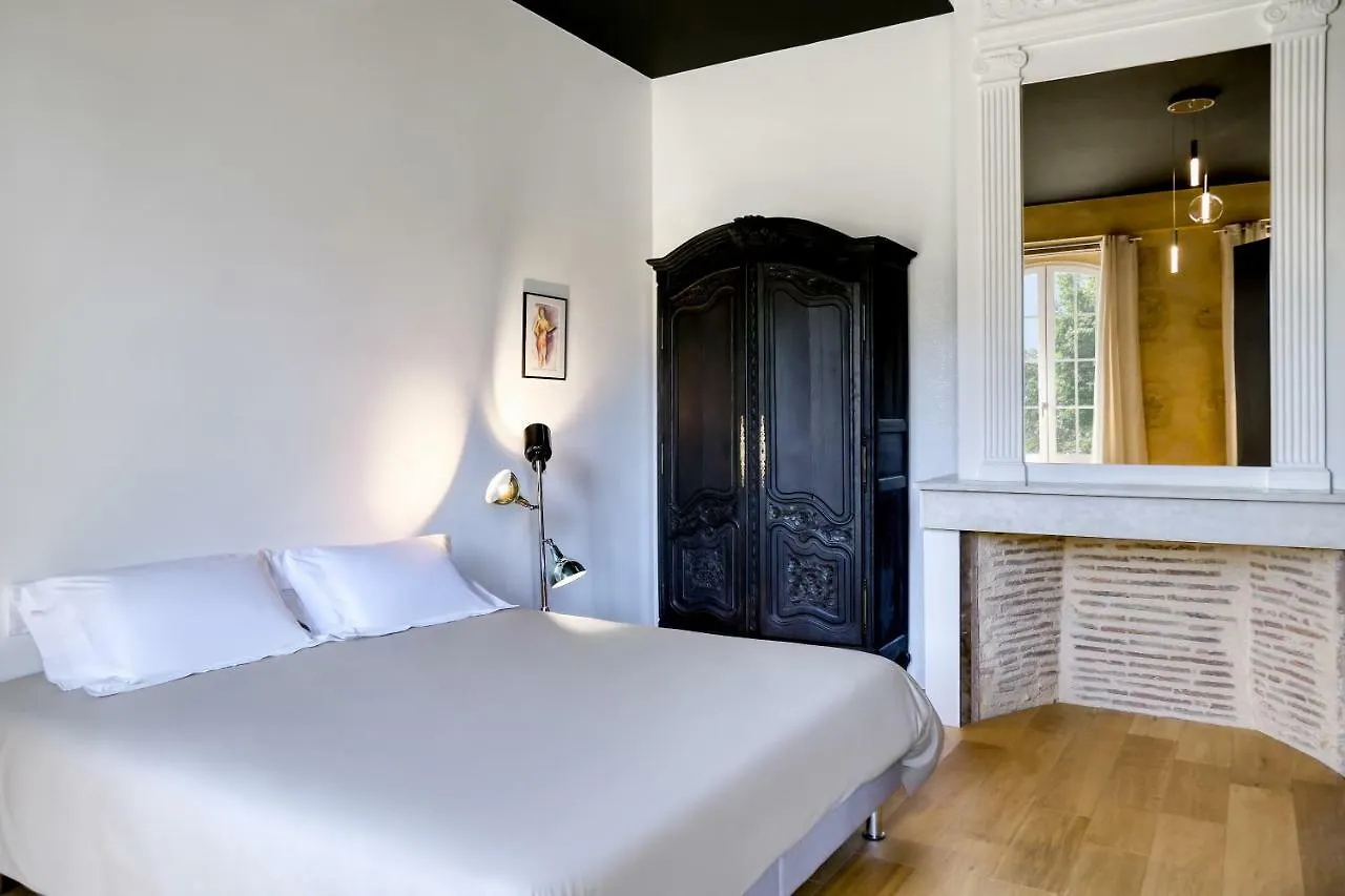 Le Chateau De Camille Saint-Jean-le-Comtal Bed & Breakfast